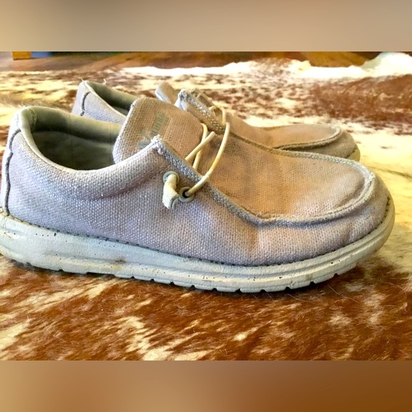 Women’s size 8 or men’s size 6 shoes.  Similar to Heydudes but more comfortable. - Picture 4 of 5